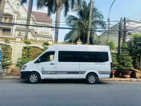Xe Du Lịch 